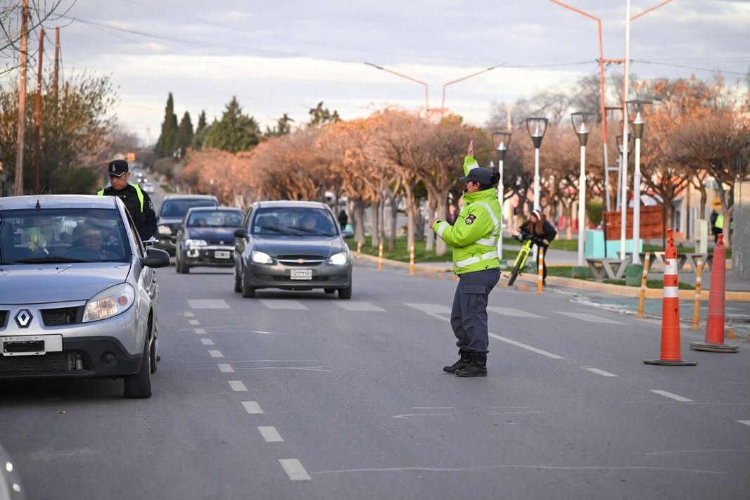 GRAN OPERATIVO DE CONTROL VEHICULAR EN CUTRAL CO