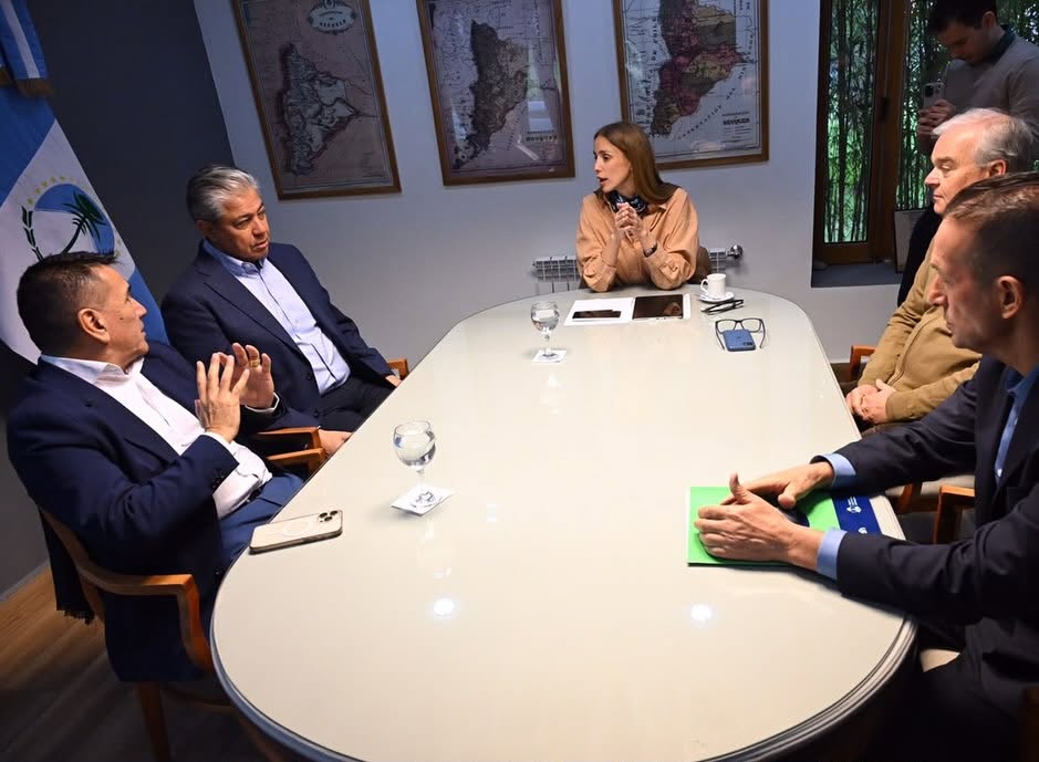 FIRMA DE CONVENIO POR EL COFINANCIAMIENTO DE 150 VIVIENDAS PARA CUTRAL CO