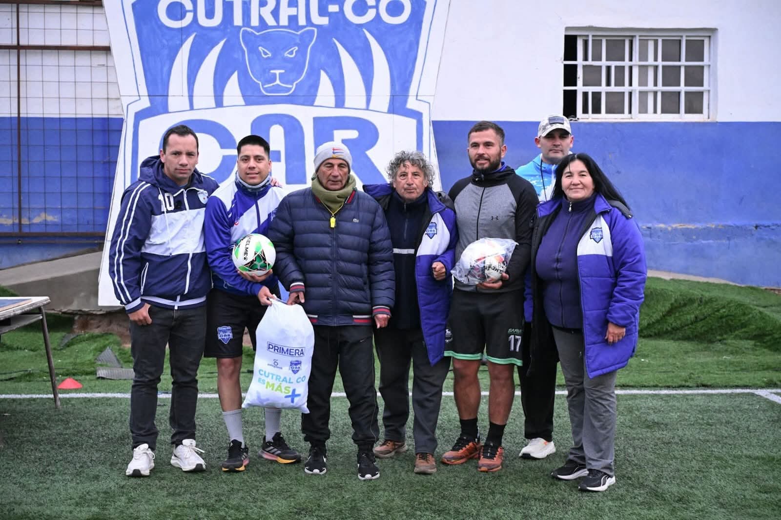 ENTREGA DE EQUIPAMIENTO DEPORTIVO PARA EL CLUB ATLÉTICO RIVADAVIA