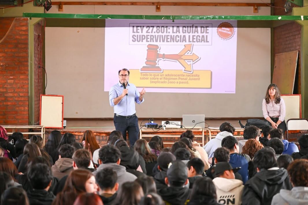 CONCIENTIZACIÓN SOBRE EL NUEVO RÉGIMEN PENAL JUVENIL EN EL CPEM N° 51