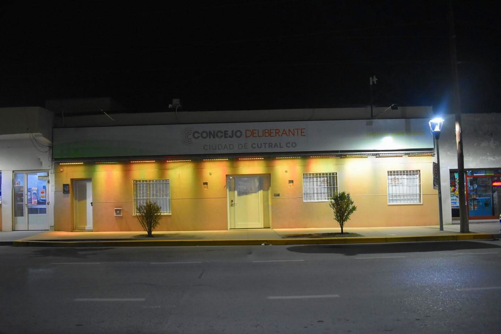 EL CONCEJO DELIBERANTE DE CUTRAL CO SE ILUMINA POR LA PREVENCIÓN DEL SUICIDIO