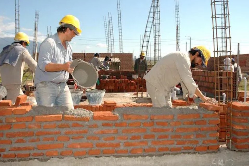 LA CONSTRUCCIÓN SE DECLARÓ EN EMERGENCIA