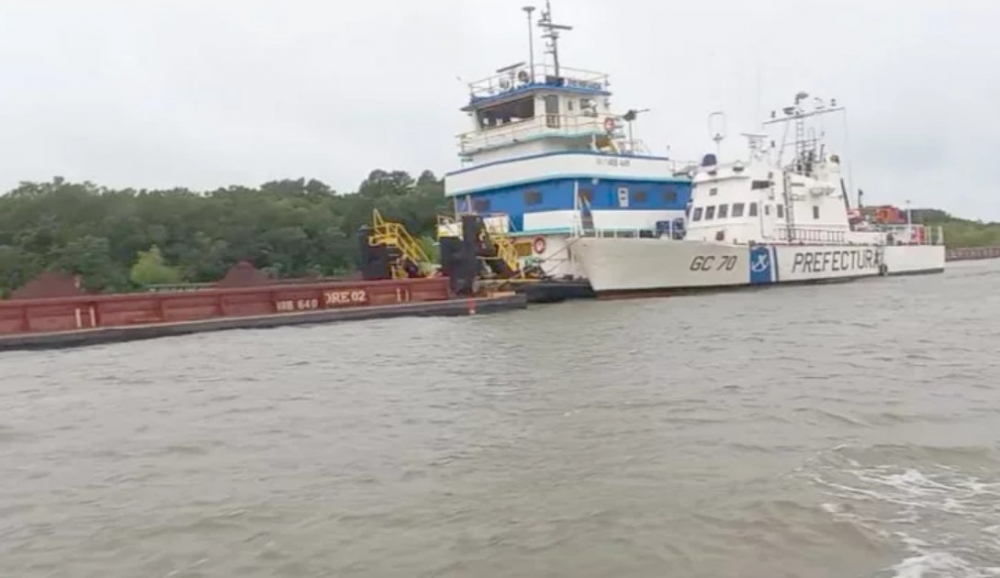 SE HUNDIERON TRES BARCAZAS EN EL RÍO PARANÁ