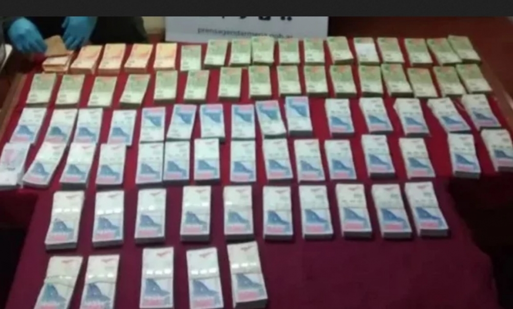 DETIENEN A UN HOMBRE CON $ 800.000