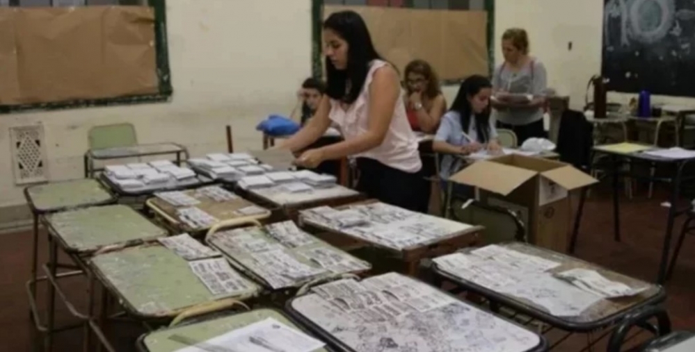 ELECCIONES 11/6: HABRÁ 53 BOLETAS EN EL CUARTO OSCURO
