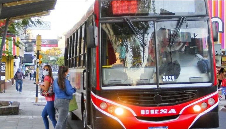 RIGE UN PARO DE COLECTIVOS EN CORRIENTES