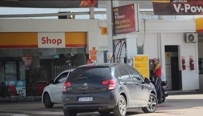 TIENDE A NORMALIZARSE EL ABASTECIMIENTO DE COMBUSTIBLE