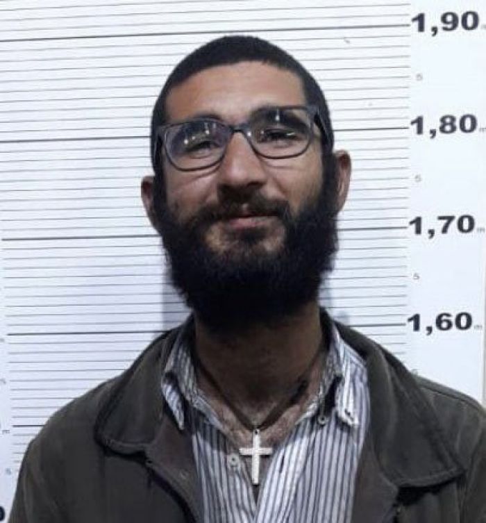 IRANÍ CON DOCUMENTO CORRENTINO