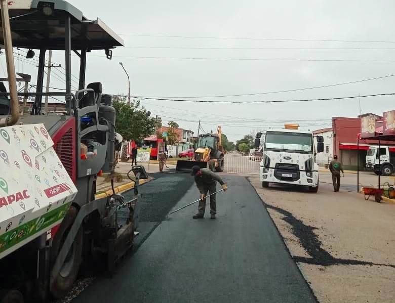 REPAVIMENTAN 30 CUADRAS DE ITATÍ