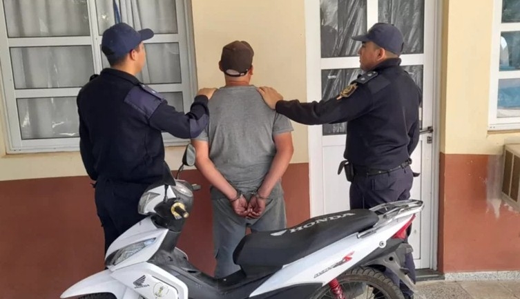 UNA MOTO ROBADA EN CORRIENTES APARECIÓ EN ITATÍ