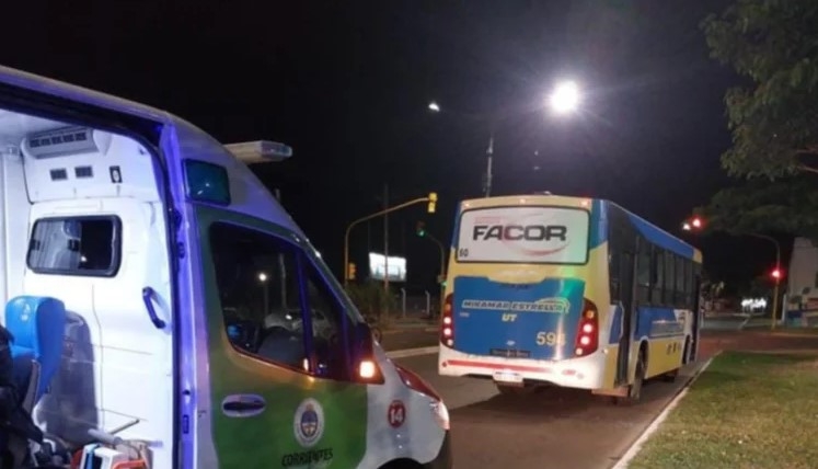ATACARON CON PIEDRAS A UN COLECTIVO EN CORRIENTES