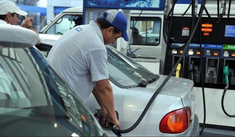 COMBUSTIBLES: PRECIO DIFERENCIADO PARA EXTRANJEROS