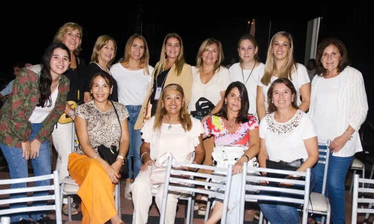 CONGRESO DE MUJERES EN CURUZÚ CUATIÁ