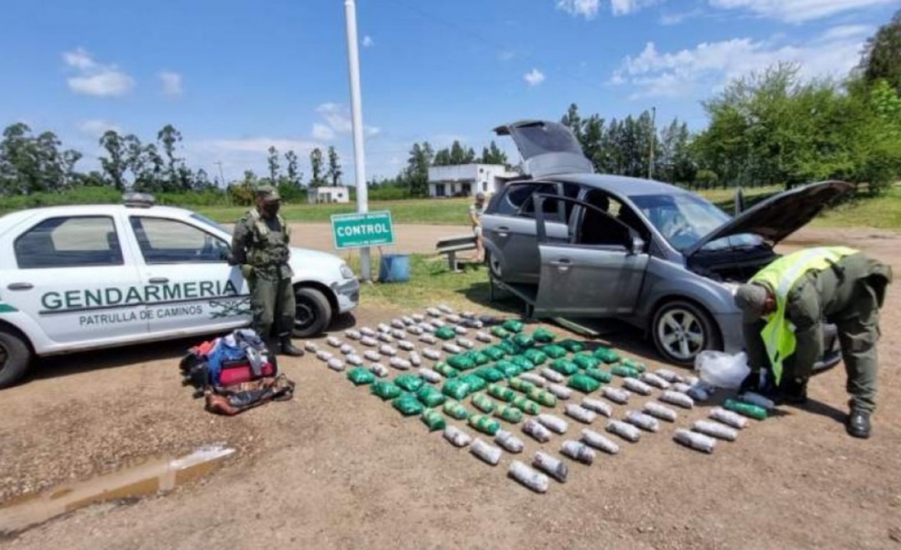 SECUESTRAN 30 KILOS DE HOJAS DE COCA