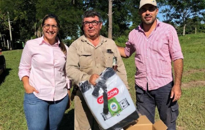 Entregaron pulverizadores en Ramada Paso