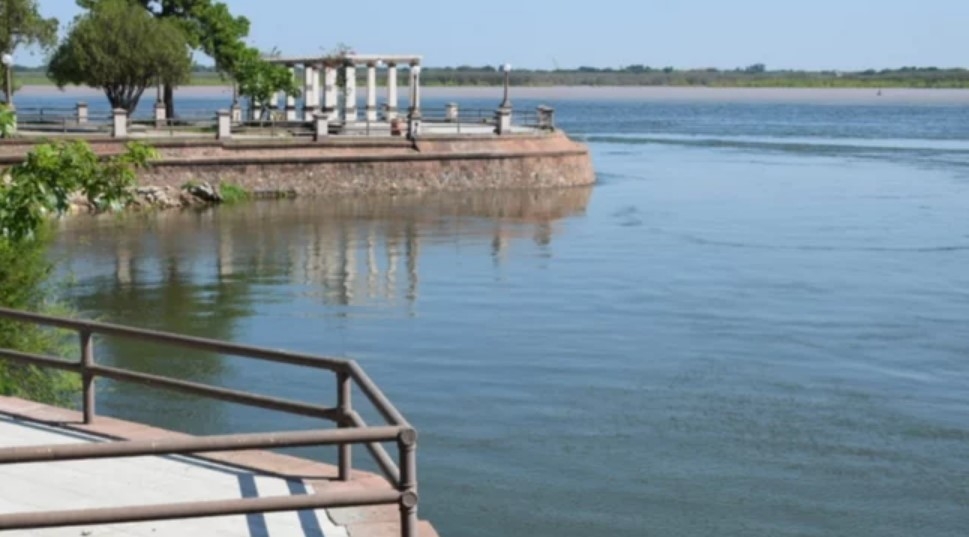 EL RÍO PARANÁ LLEGÓ A LA MARCA DE AGUAS ALTAS
