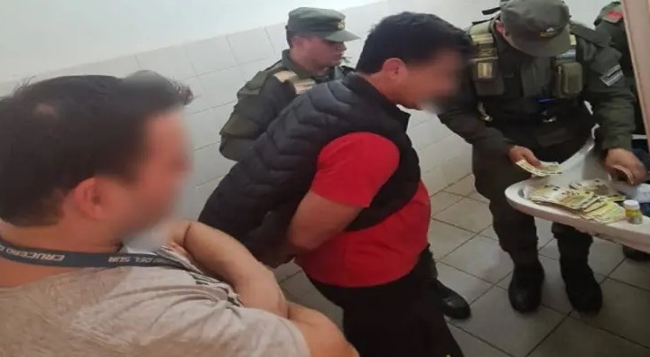DECOMISAN DÓLARES Y EUROS AL PASAJERO DE UN OMNIBUS