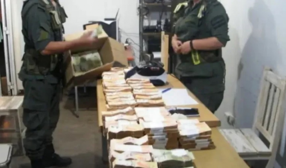 SECUESTRAN $ 33 MILLONES TRANSPORTADOS ILEGALMENTE
