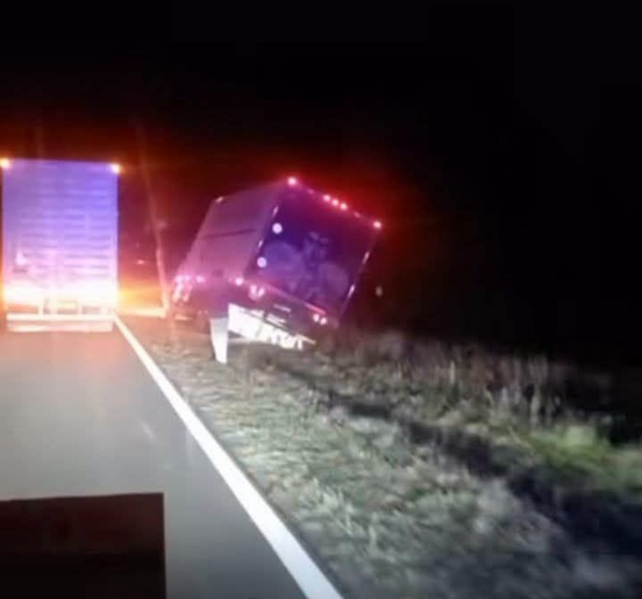 DESPISTO UN CAMIÓN SOBRE LA RN14 CERCA DE LA CRUZ