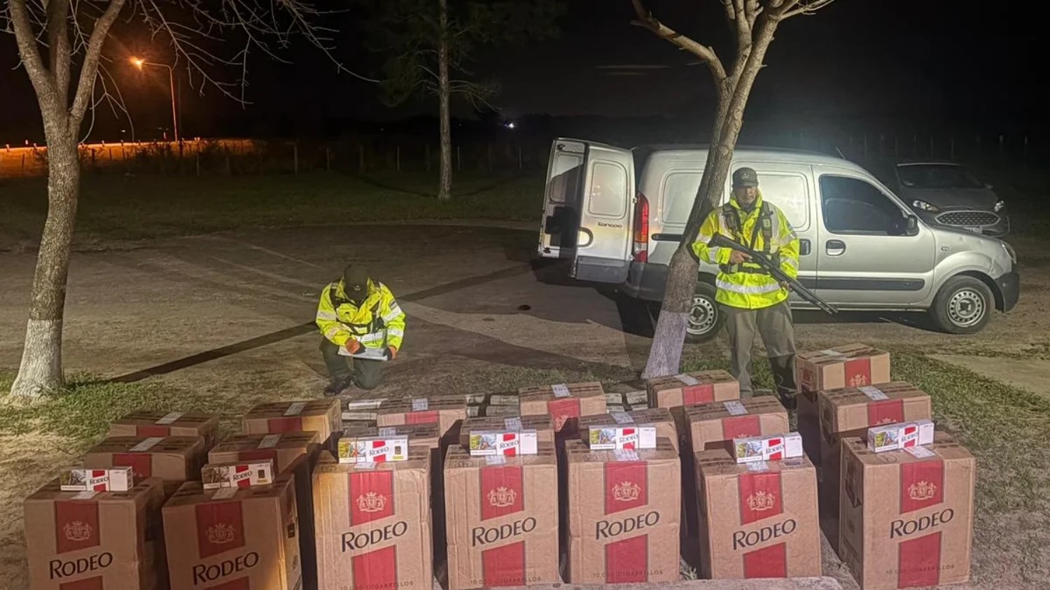 INCAUTAN CIGARRILLOS DE CONTRABANDO EN SAN COSME Y SANTO TOMÉ