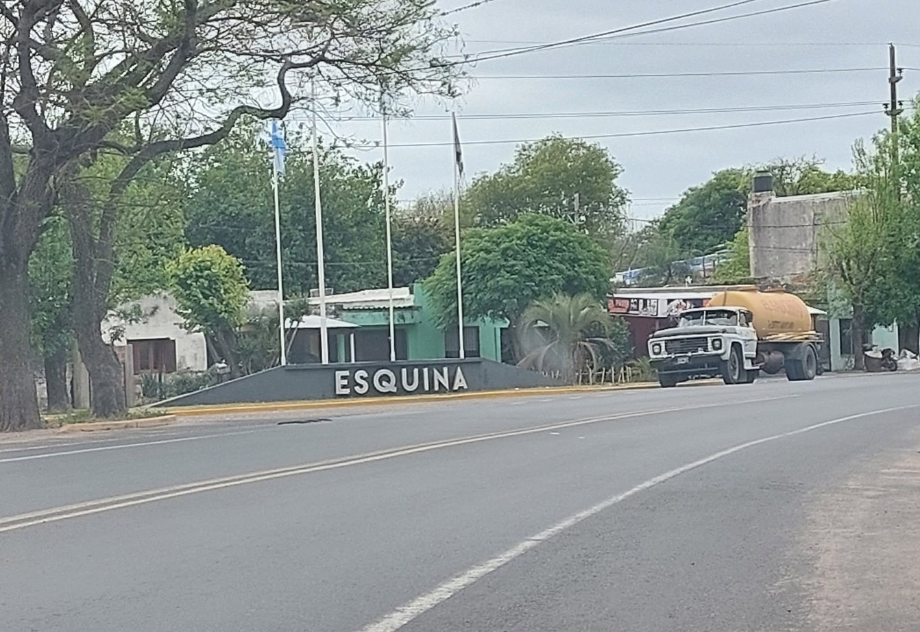 MOTOCICLISTA HERIDO TRAS CHOCAR CONTRA UN CIERVO EN ESQUINA
