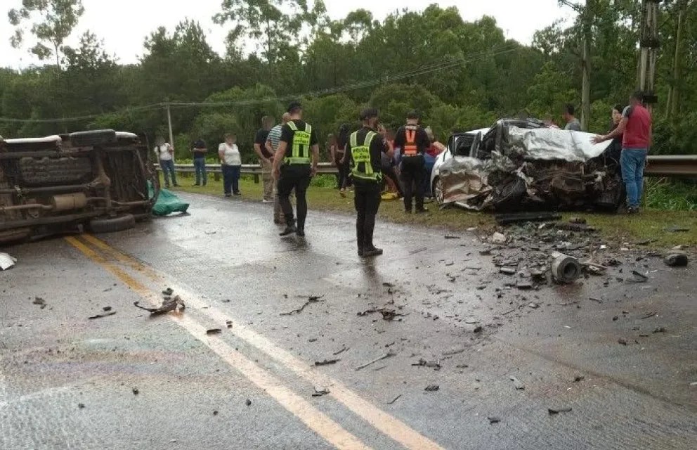 Cuatro muertos en un triple choque sobre la Ruta 12