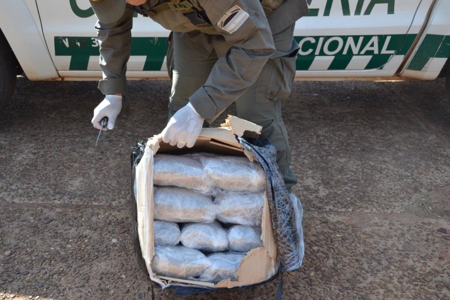 SECUESTRAN ENCOMIENDA CON MARIHUANA EN CONTROL SOBRE LA RN14