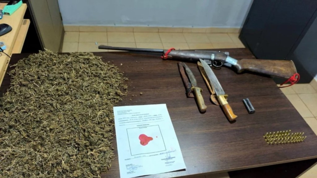 SECUESTRAN ARMAS Y DROGA EN UN ALLANAMIENTO EN SANTO TOMÉ