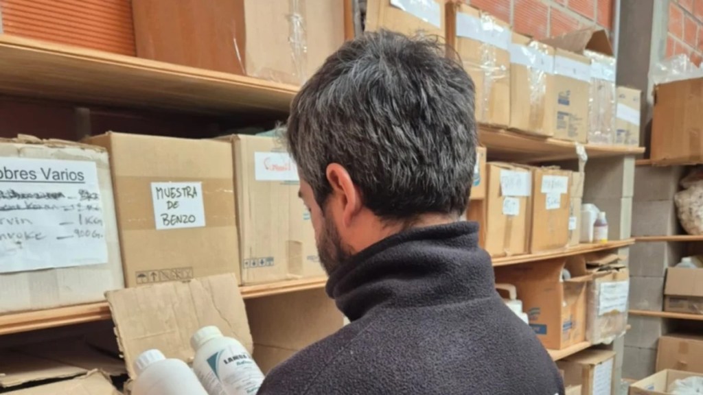 RETIRAN PRODUCTOS FITOSANITARIOS DE UN DEPÓSITO EN BELLA VISTA