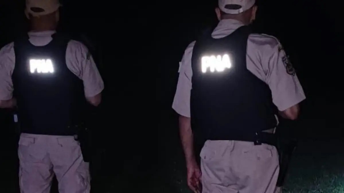 ABANDONAN MERCADERÍA DE CONTRABANDO EN MONTE CASEROS