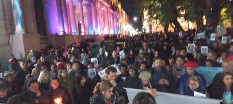 MULTITUDINARIA MARCHA EN CORRIENTES PARA PEDIR POR LOAN