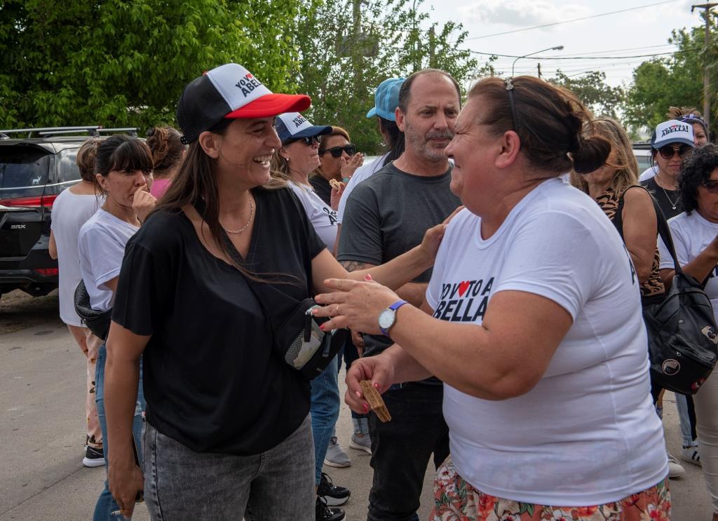 Abella llamó a votar “boleta completa para seguir transformando Campana”