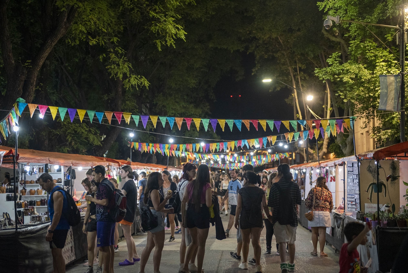 Vecinos y comerciantes acompañaron la edición navideña de “Viví Campana”