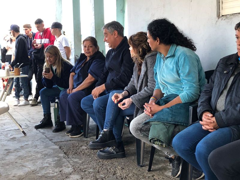 Carlos Ortega de recorrida por los barrios de la ciudad