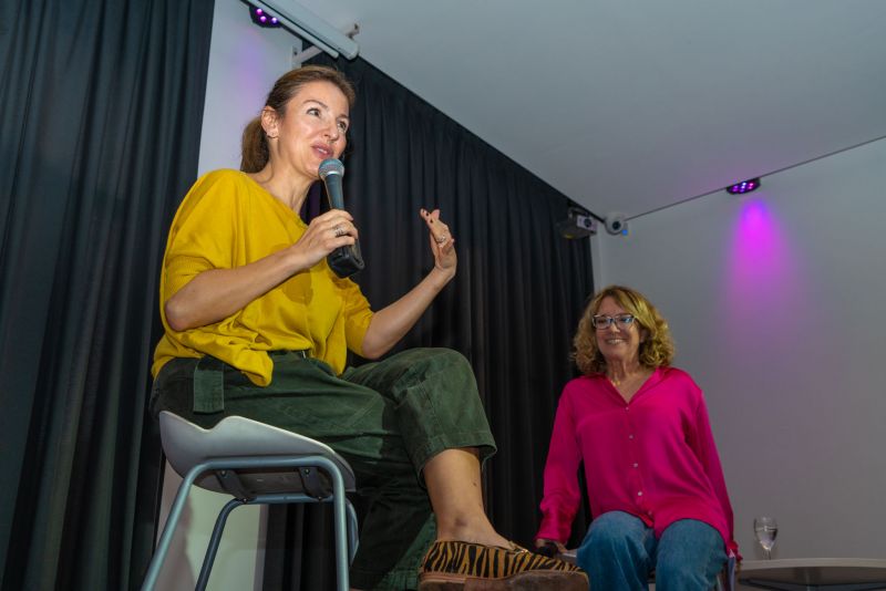 ACUÑA Y LOSPENNATO DIALOGARON SOBRE EDUCACIÓN Y EL ROL DE LA MUJER EN UN ENCUENTRO CON VECINAS CAMPANENSES