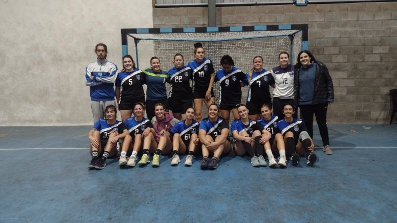 Handball femenino : VICTORIA DEL EQUIPO DE MAYORES DEL CBC