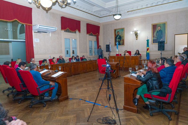 El Concejo Deliberante rechazó la suba de la luz y pidió explicaciones a la empresa