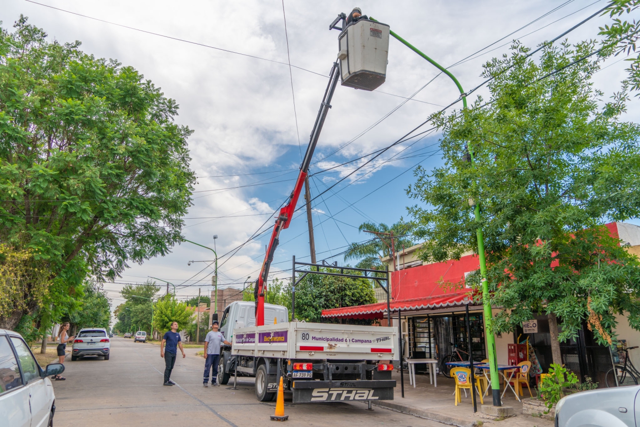 El Municipio renovó faroles LED en la calle Bertolini