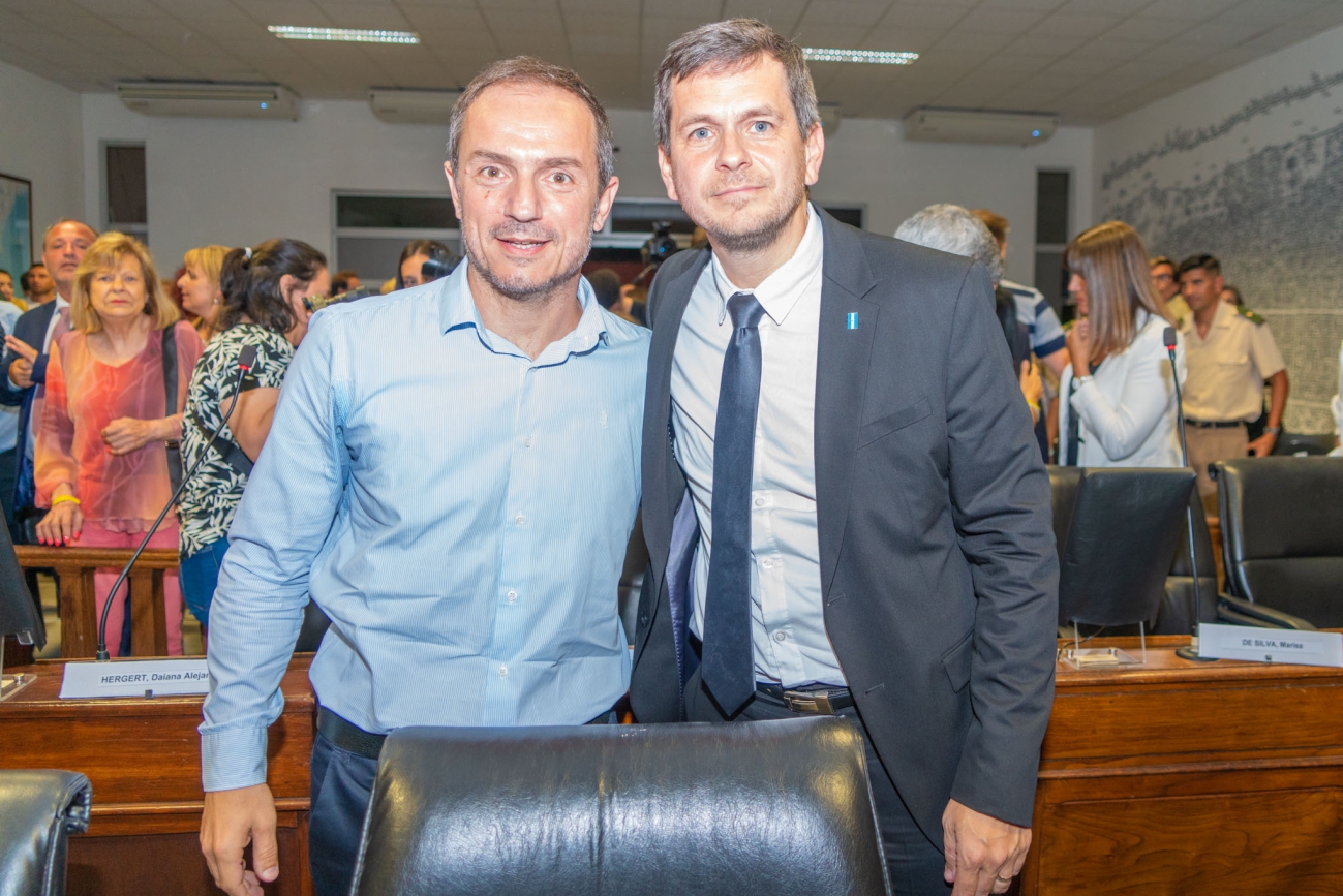 Abella acompañó la jura de Marcelo Matzkin como nuevo intendente de Zárate