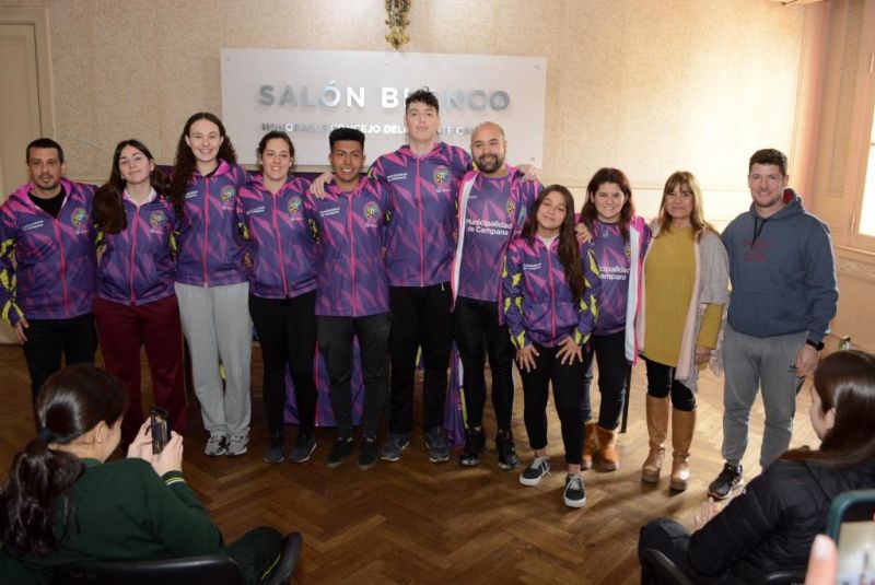El Municipio entregó indumentaria a la delegación que viaja a Mar del Plata a las Finales de la Copa Buenos Aires