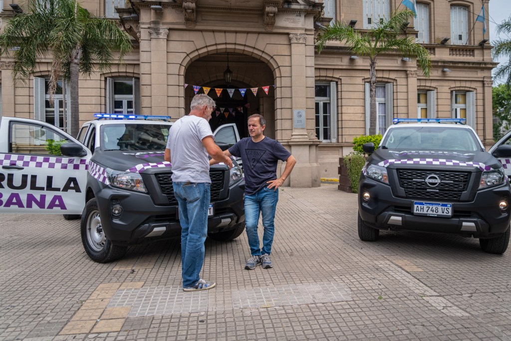 Abella presentó dos nuevas camionetas que refuerzan la flota de la Patrulla Urbana