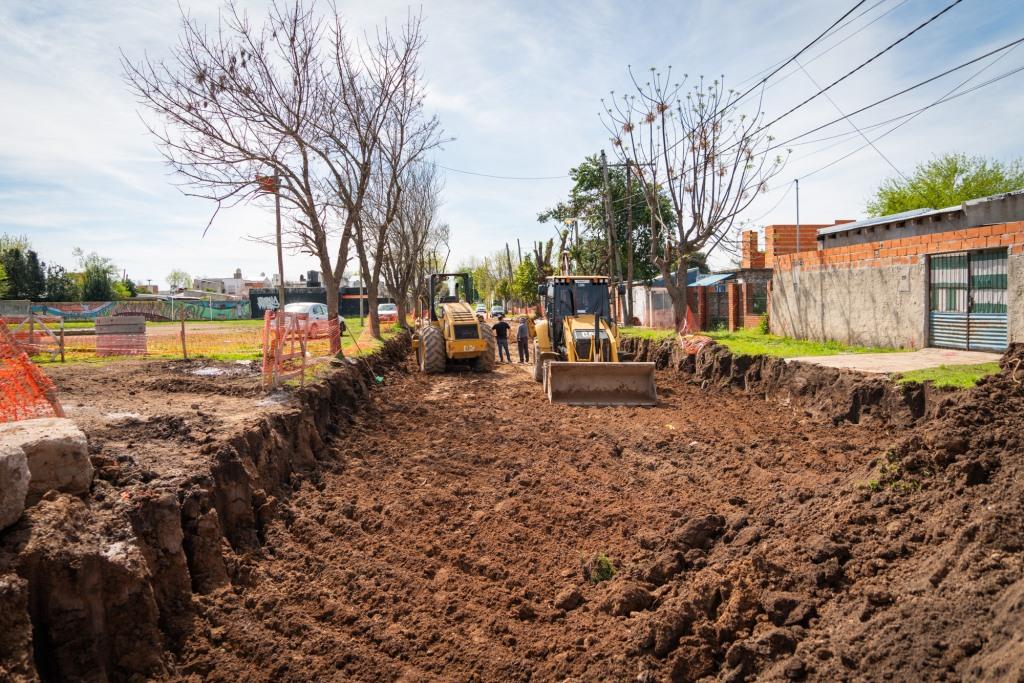 Barrio Lubo: más cloacas, cordón cuneta, asfalto y luminaria