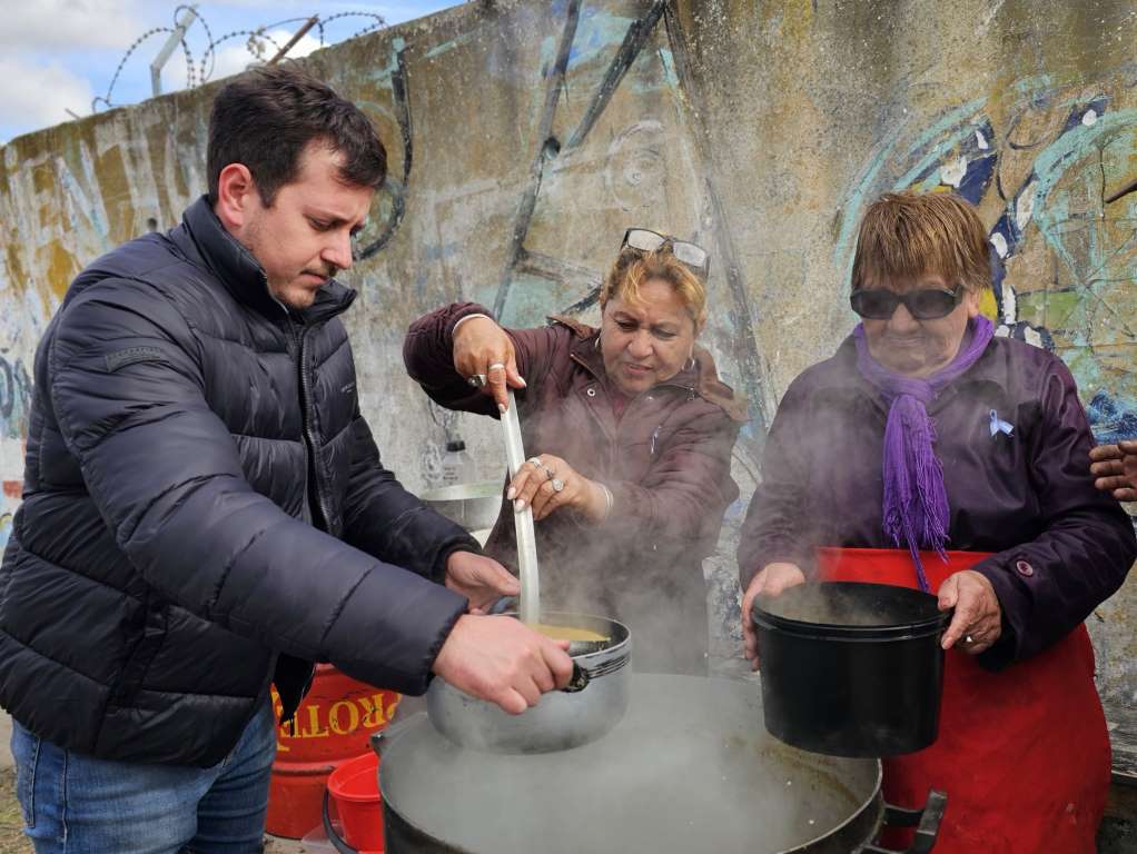 Unión por la Patria organizó un locro solidario en San Felipe