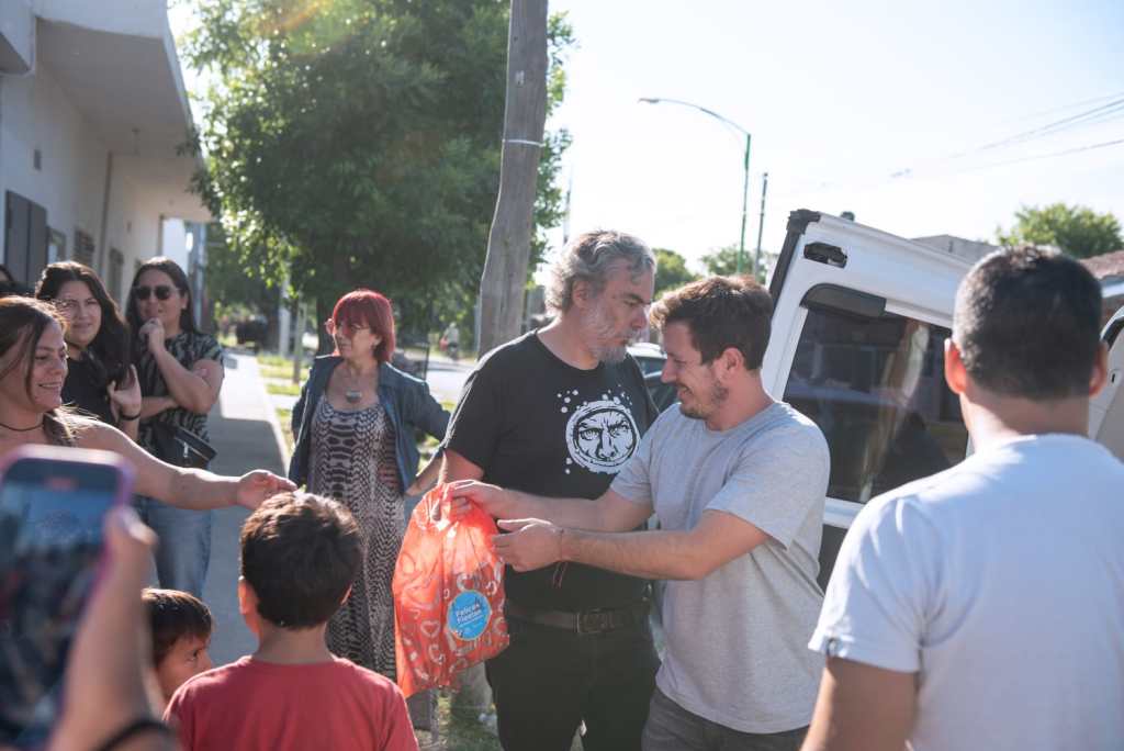 Vecinos de Las Acacias, San Jacinto y Albizola se suman a la "Navidad solidaria"