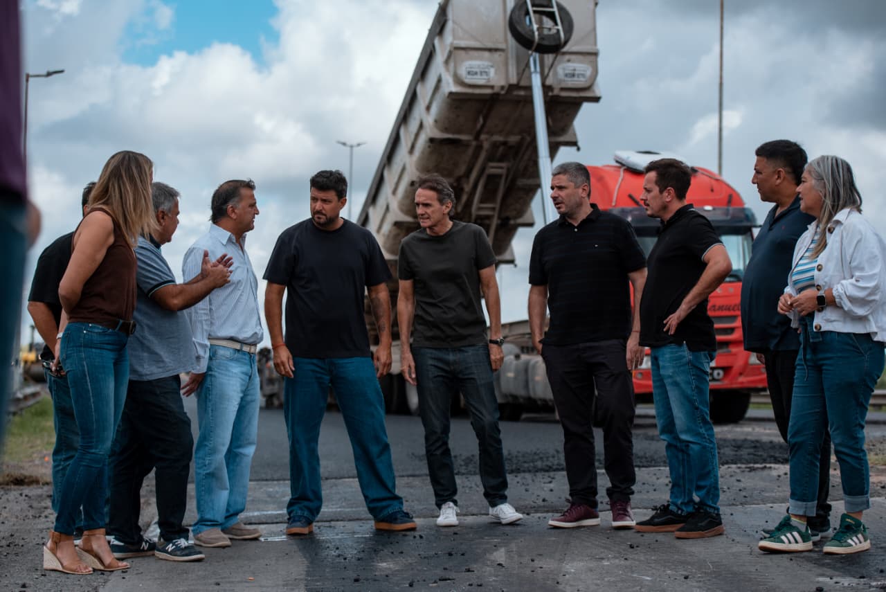 Junto a Concejales de Fuerza Patria, el Ministro Katopodis supervisó el avance de la obra de ruta 6