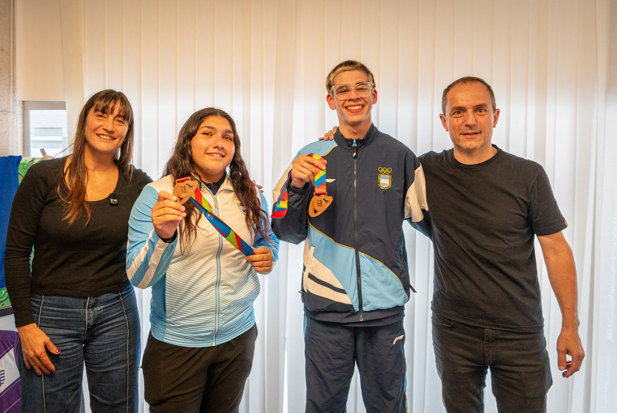 Abella recibió a otros dos medallistas de los Juegos Suramericanos de la Juventud