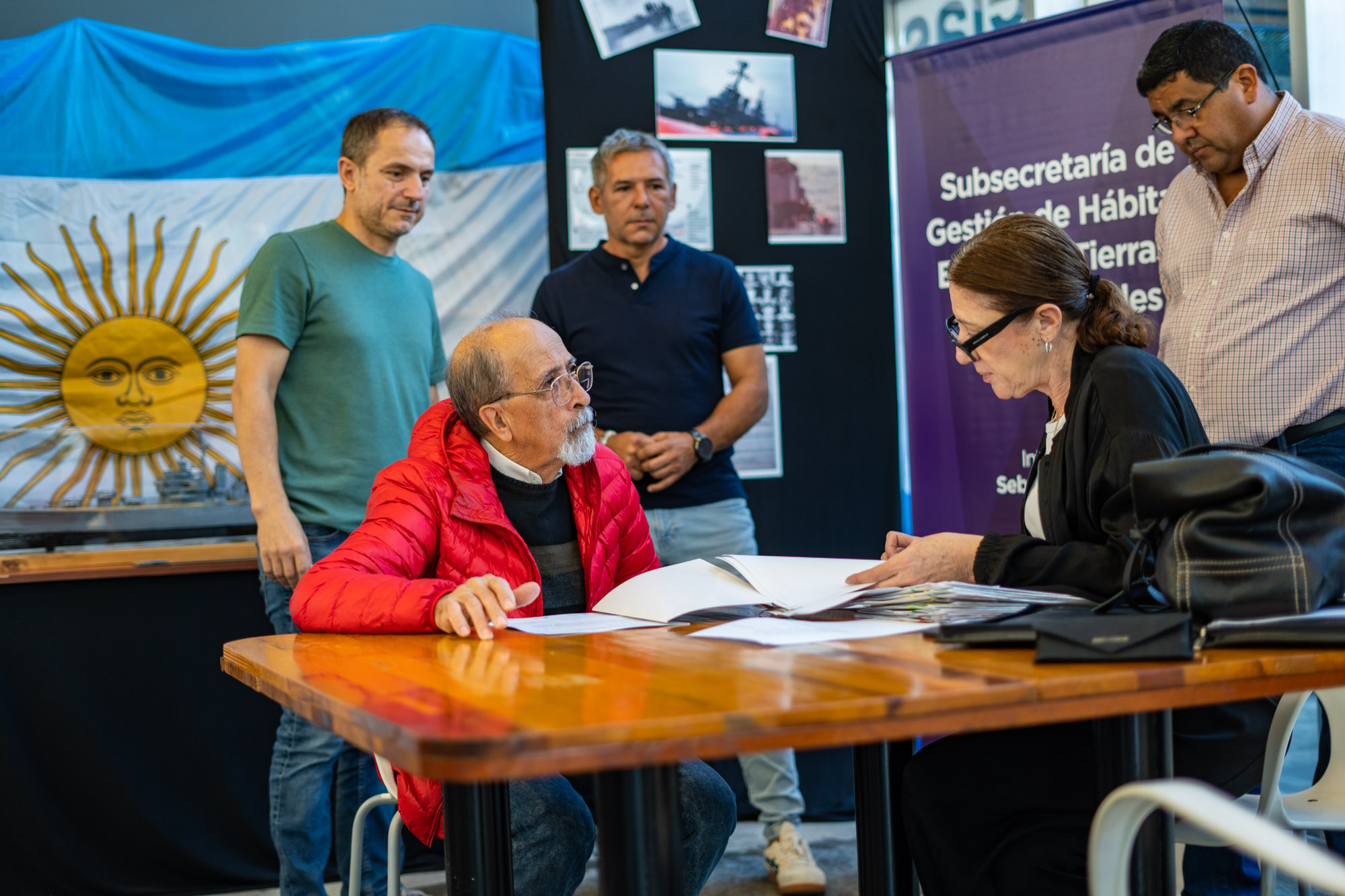 Familias de la ciudad firmaron el acta de consolidación para obtener el título de su vivienda