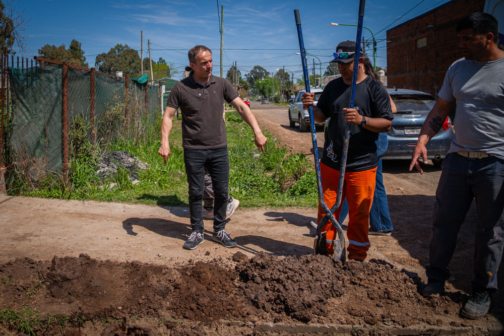 Cloacas en Las Campanas: comenzaron las conexiones domiciliarias en más de 50 casas del barrio