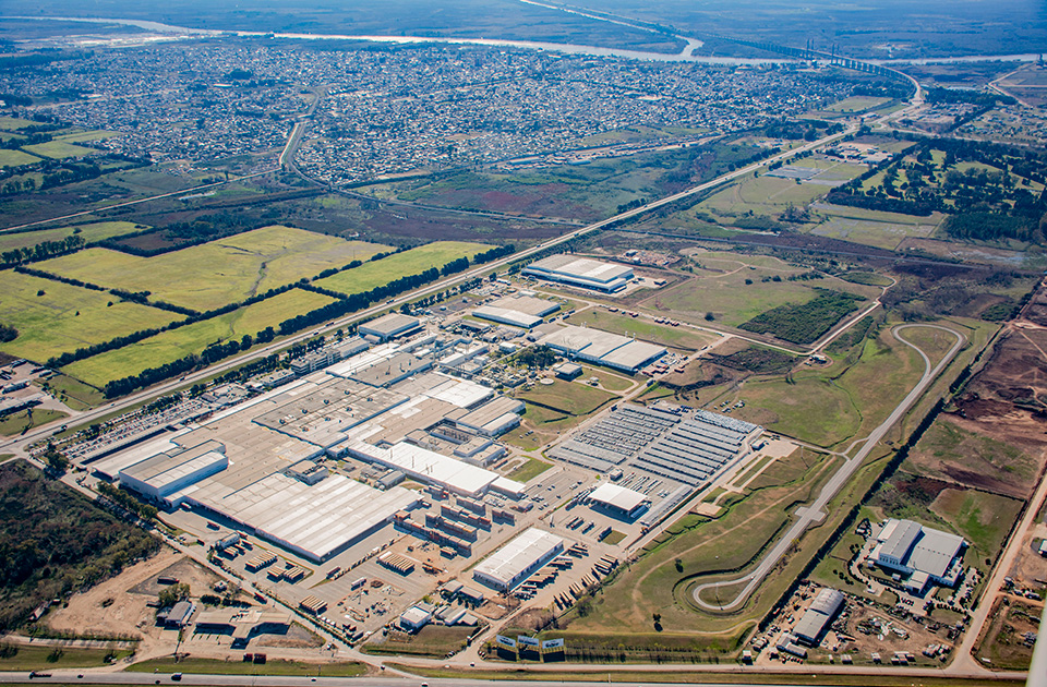 Toyota cerró 2025 con récord histórico de ventas a nivel mundial