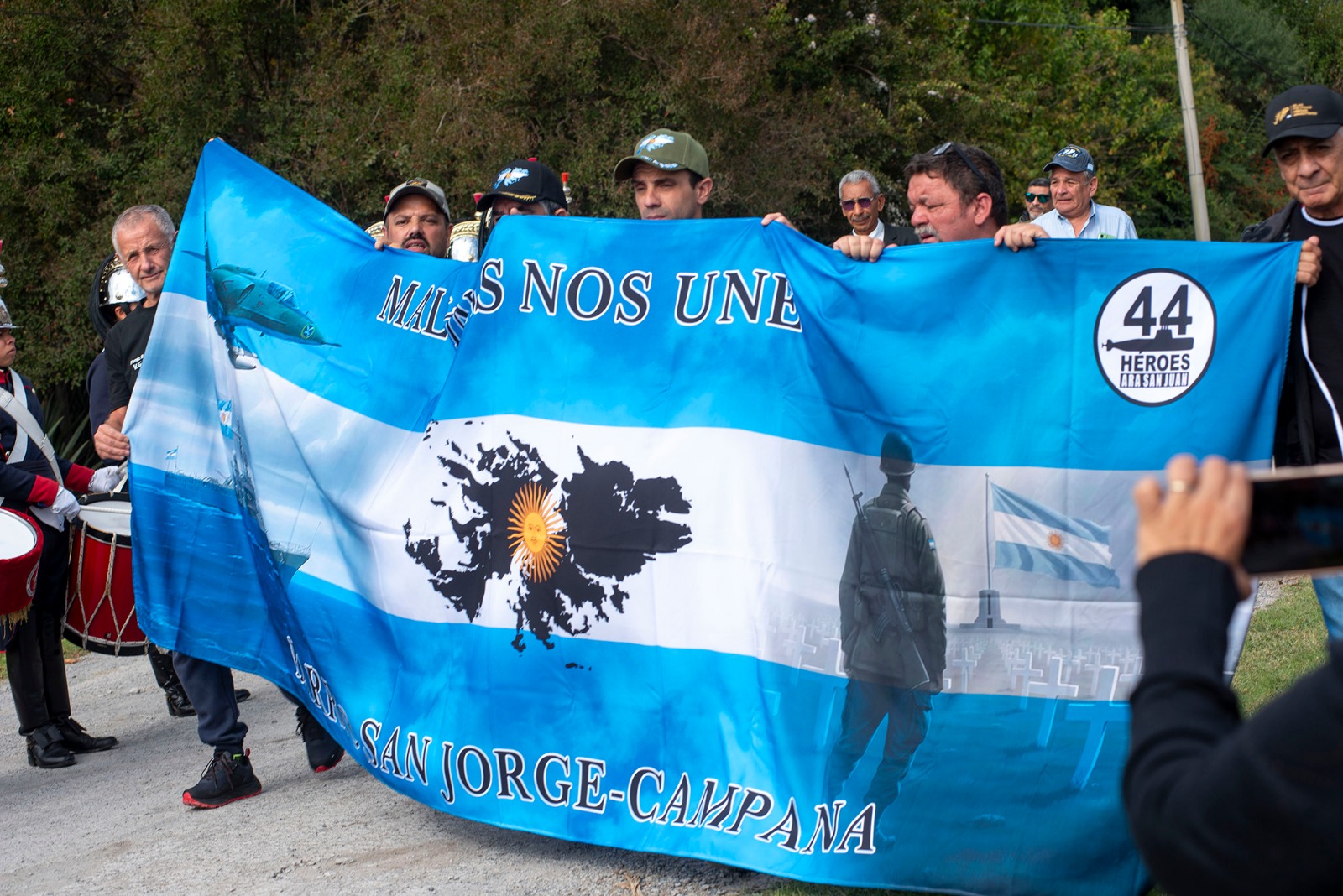El Intendente acompañó a los vecinos de San Jorge en su homenaje a los Héroes de Malvinas